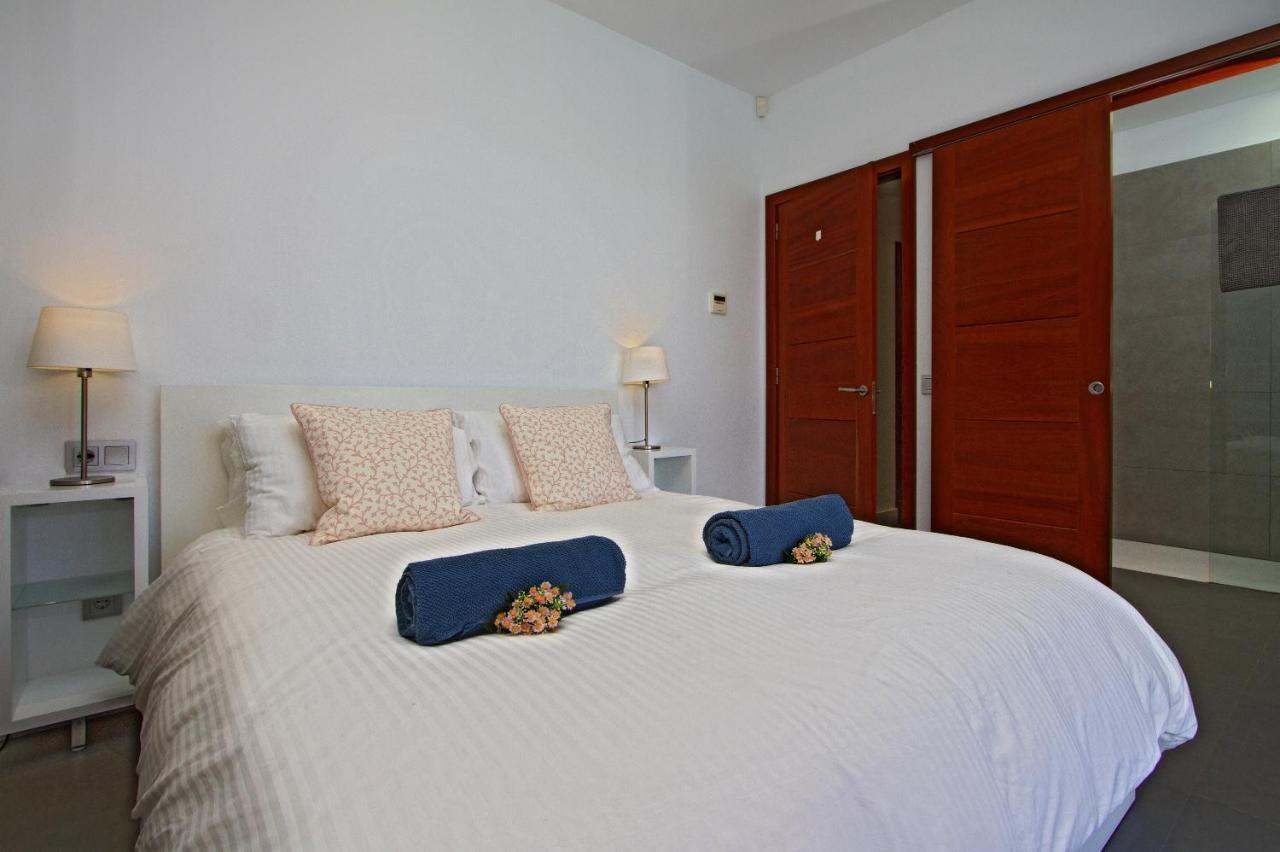 Luxury Los Mojones Villa Short Walk To Old Town Private Heated Pool Villa Los Mojones Angie Puerto Del Carmen ติอาส ภายนอก รูปภาพ