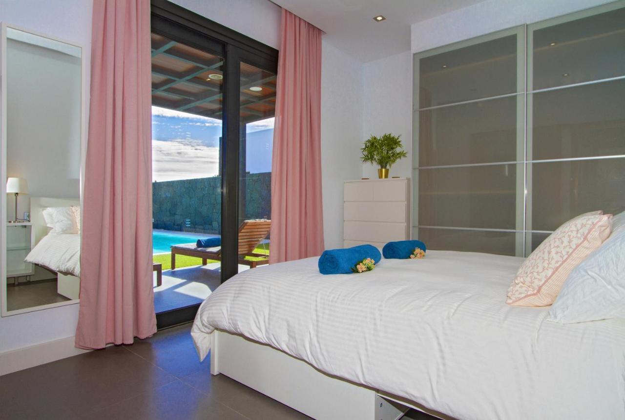 Luxury Los Mojones Villa Short Walk To Old Town Private Heated Pool Villa Los Mojones Angie Puerto Del Carmen ติอาส ภายนอก รูปภาพ